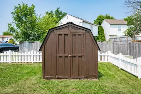 Exterior - 926 Robmeyer Dr, Columbus, OH 43207 photo 6 of 13