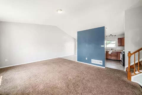 Living - 926 Robmeyer Dr, Columbus, OH 43207 photo 2 of 10