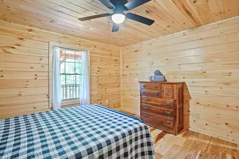 Bedroom - 9789 Bauer Rd, Logan, OH 43138 photo 5 of 29