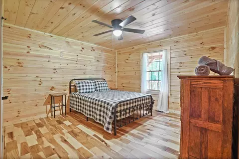 Bedroom - 9789 Bauer Rd, Logan, OH 43138 photo 3 of 29