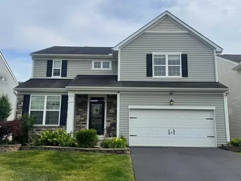 317 Mcelhinny Ln, Lewis Center, OH 43035