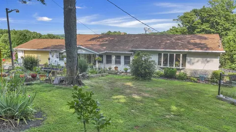 8879 National Rd SE, Thornville, OH 43076