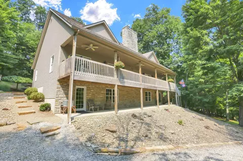 8970 Loches Rd, Saint Louisville, OH 43071