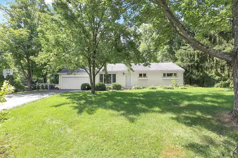 227 Olentangy View Dr, Delaware, OH 43015