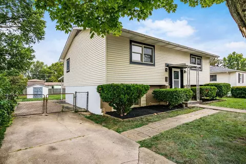 450 Flintwood Dr, Columbus, OH 43230