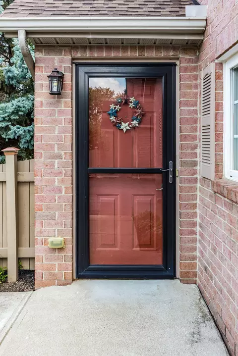 1911 Farmbrook Cir S #14, Grove City, OH 43123 photo 6