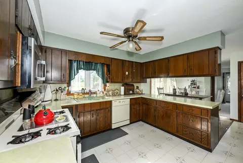 Kitchen - 14838 Ohio 301, Lagrange, OH 44050 photo 1 of 4