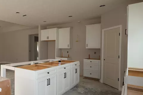 Kitchen - 4533 Corsican Loop E, Hilliard, OH 43026 photo 1 of 2