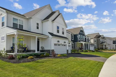 Exterior - 4527 Corsican Loop E, Hilliard, OH 43026 photo 2 of 2