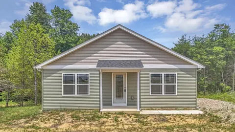 353 Elm St, New Straitsville, OH 43766