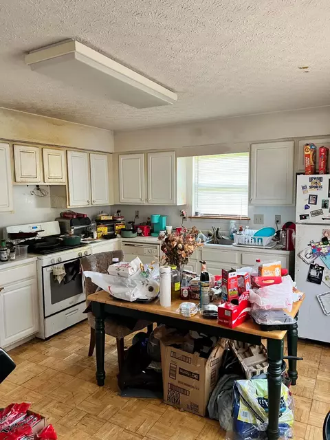Kitchen - 584 Koebel Ave, Columbus, OH 43207 photo 1 of 1