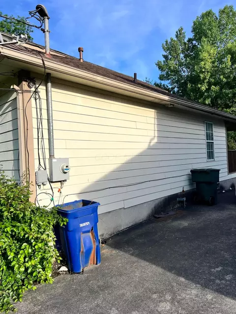 Exterior - 584 Koebel Ave, Columbus, OH 43207 photo 7 of 8