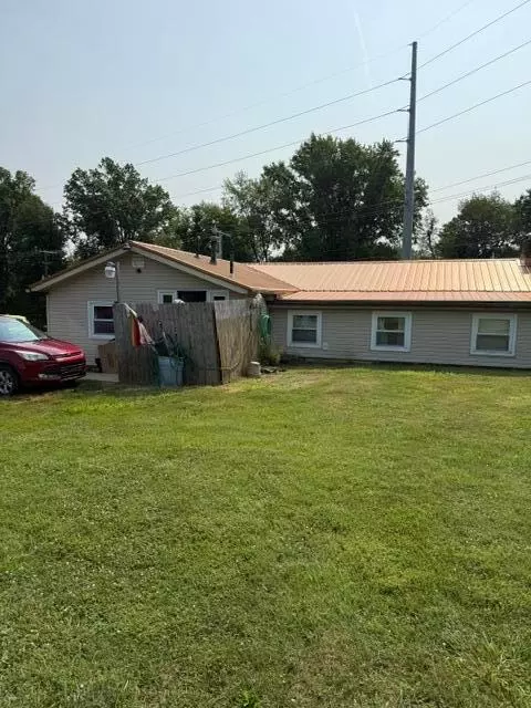 405 N State St, New Lexington, OH 43764