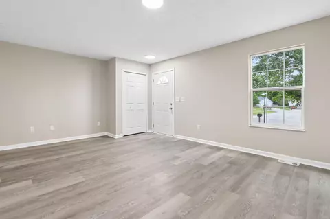 Living - 235 Haystack Ave, Pataskala, OH 43062 photo 4 of 5