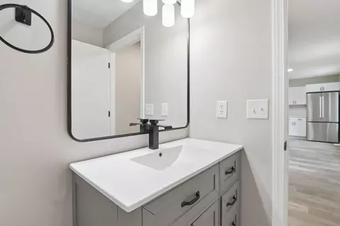 Bath - 235 Haystack Ave, Pataskala, OH 43062 photo 1 of 7