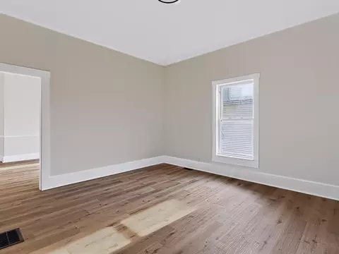 281 W 2nd St, Logan, OH 43138 photo 9