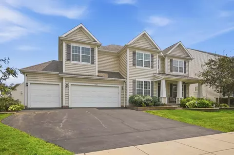 1391 Scotsman Dr, Grove City, OH 43123