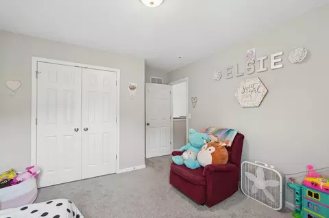 Bedroom - 1751 Declaration Dr W, Lancaster, OH 43130 photo 6 of 8