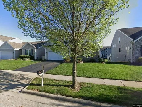 299 Dovetail Dr, Lewis Center, OH 43035