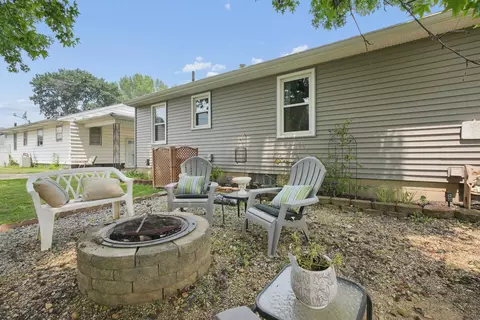 Exterior - 1735 Wacker Dr, Lancaster, OH 43130 photo 8 of 11