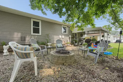Exterior - 1735 Wacker Dr, Lancaster, OH 43130 photo 10 of 11
