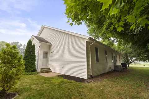 Exterior - 103 Dixon St, Edison, OH 43320 photo 7 of 8