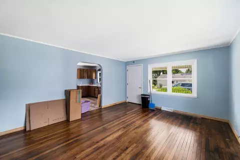 Living - 623 Cooper St, Kenton, OH 43326 photo 3 of 4