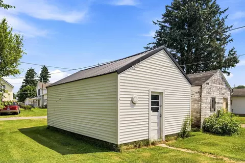 Exterior - 623 Cooper St, Kenton, OH 43326 photo 7 of 15