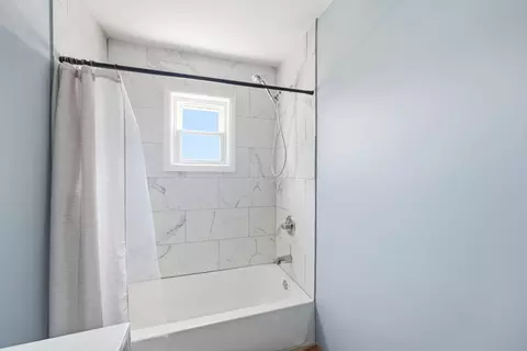 Bath - 623 Cooper St, Kenton, OH 43326 photo 3 of 3