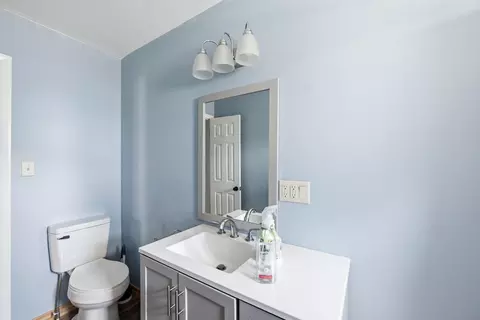 Bath - 623 Cooper St, Kenton, OH 43326 photo 2 of 3