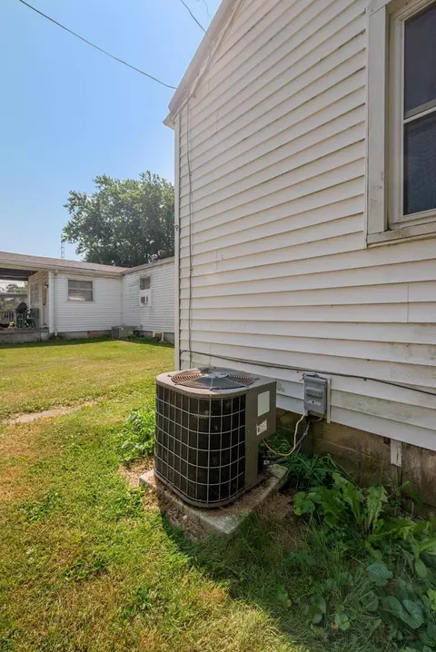 Exterior - 623 Cooper St, Kenton, OH 43326 photo 11 of 15