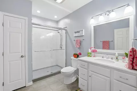 Bath - 505 S Broadmoor Blvd, Springfield, OH 45504 photo 1 of 7