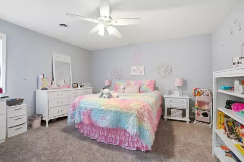 Bedroom - 505 S Broadmoor Blvd, Springfield, OH 45504 photo 3 of 6