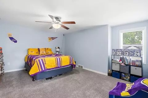 Bedroom - 505 S Broadmoor Blvd, Springfield, OH 45504 photo 4 of 6