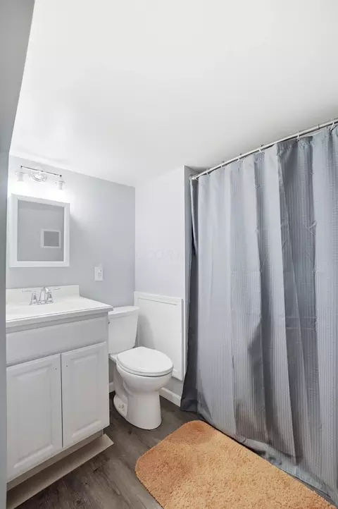 Bath - 505 S Broadmoor Blvd, Springfield, OH 45504 photo 7 of 7