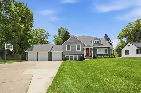 Exterior - 505 S Broadmoor Blvd, Springfield, OH 45504 photo 3 of 8