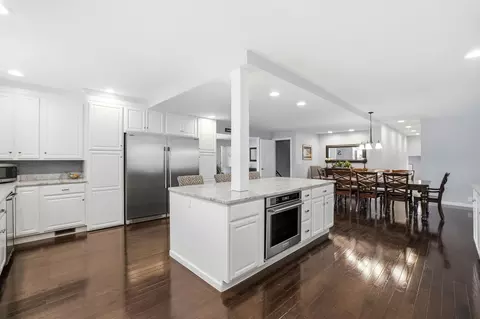 Kitchen - 505 S Broadmoor Blvd, Springfield, OH 45504 photo 3 of 4