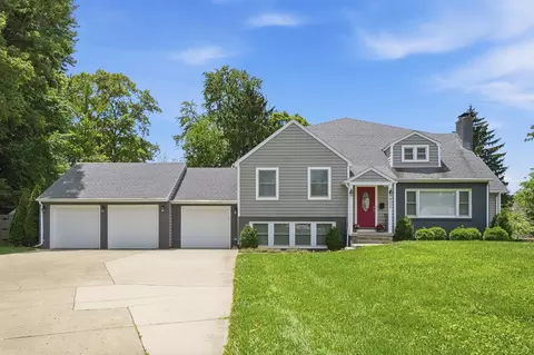 Exterior - 505 S Broadmoor Blvd, Springfield, OH 45504 photo 1 of 8