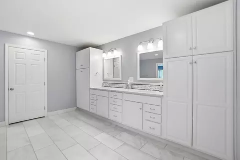 Bath - 505 S Broadmoor Blvd, Springfield, OH 45504 photo 3 of 7