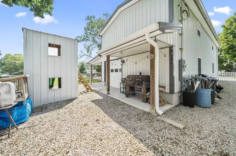 Exterior - 832 Pershing Dr, Circleville, OH 43113 photo 19 of 25
