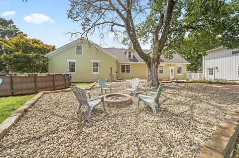 Exterior - 832 Pershing Dr, Circleville, OH 43113 photo 11 of 25
