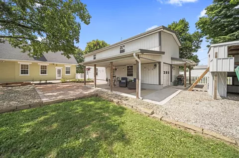 Exterior - 832 Pershing Dr, Circleville, OH 43113 photo 13 of 25