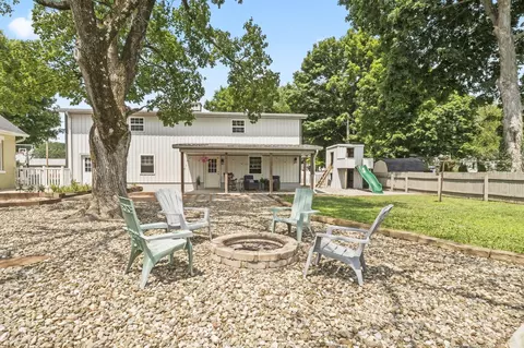 Exterior - 832 Pershing Dr, Circleville, OH 43113 photo 10 of 25