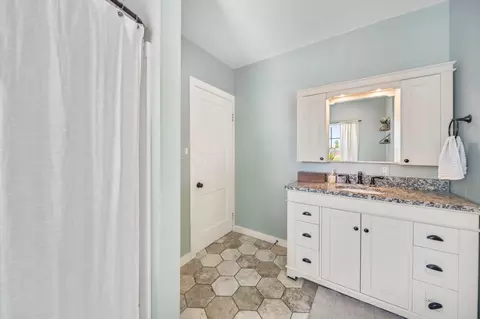Bath - 832 Pershing Dr, Circleville, OH 43113 photo 7 of 7