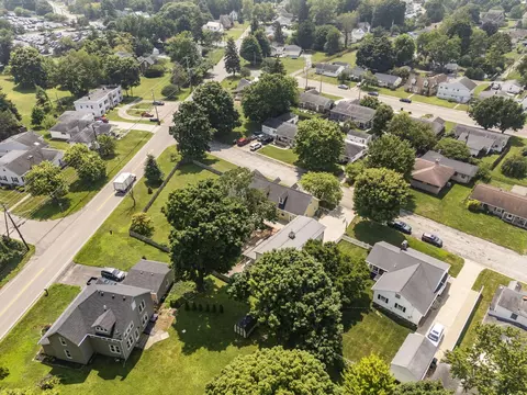 View/Area - 832 Pershing Dr, Circleville, OH 43113 photo 8 of 10