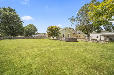 Exterior - 832 Pershing Dr, Circleville, OH 43113 photo 9 of 25