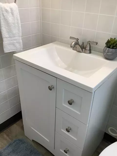 Bath - 471 Stella Ave, Circleville, OH 43113 photo 2 of 2
