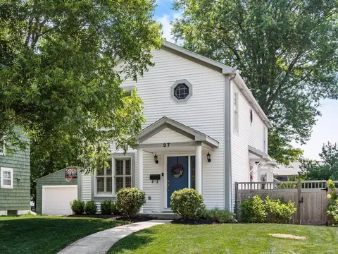 27 E South St, Worthington, OH 43085