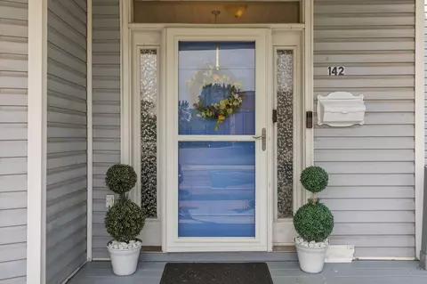 Entry Way - 142 E Main St, Newark, OH 43055 photo 1 of 8