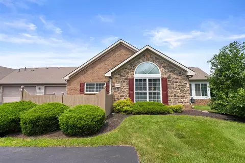 5686 Asherton Woods Dr #8, Westerville, OH 43081